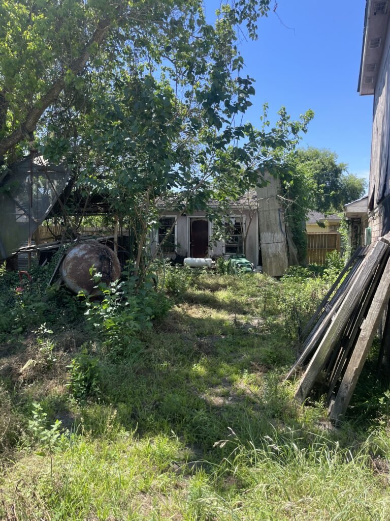 Houston home seller speaking with cash buyer